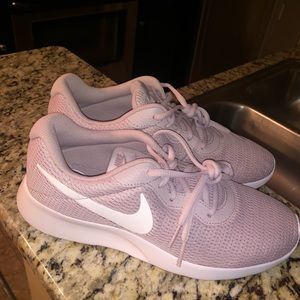 Light Pink Nike Tanjun NWOT